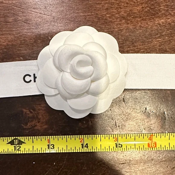 Chanel Ribbon with White Camellia Flower - Picture 4 of 4